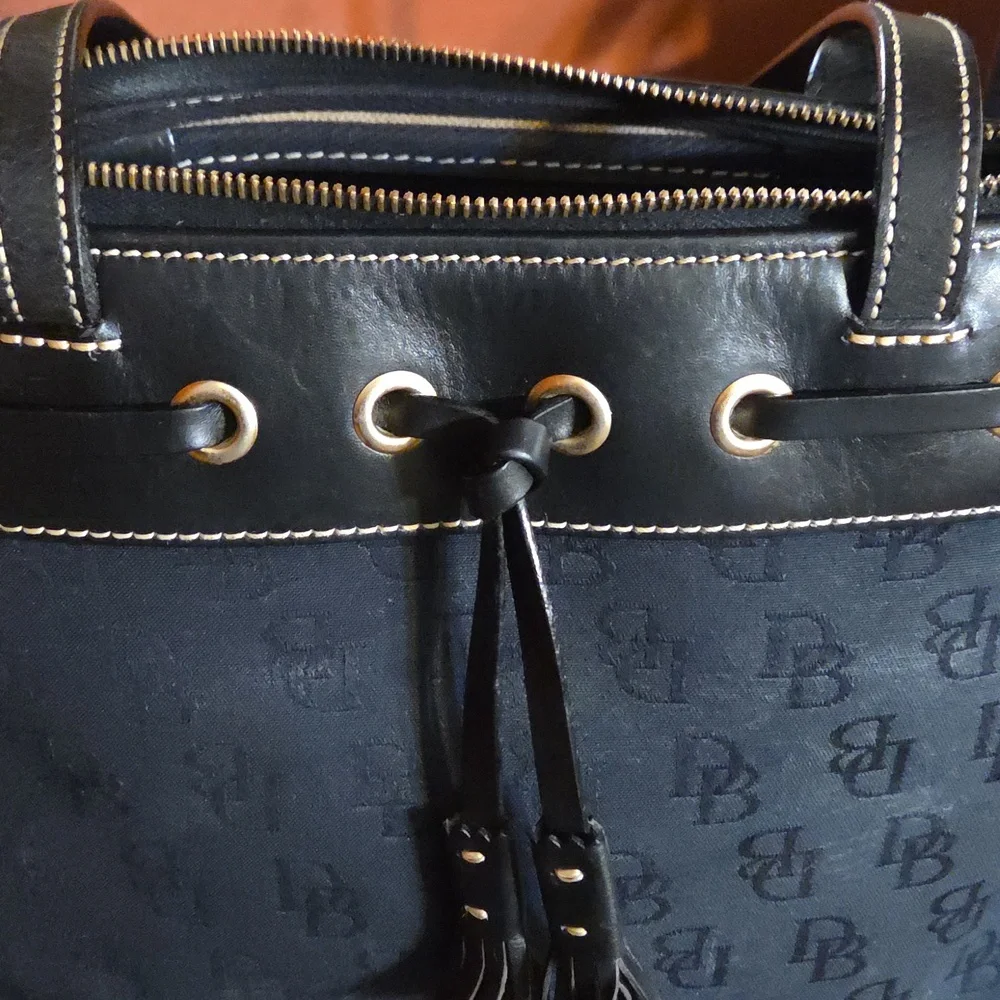 Dooney & Bourke Y2K Vintage Signature Monogram Bag - Picture 12 of 17